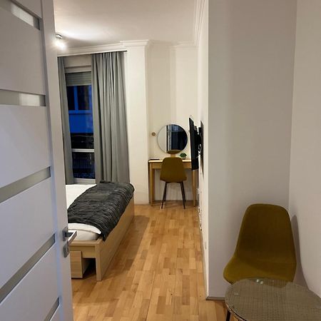 Ildiko'S 2 Bedroom Cosy Budapest Suite Экстерьер фото